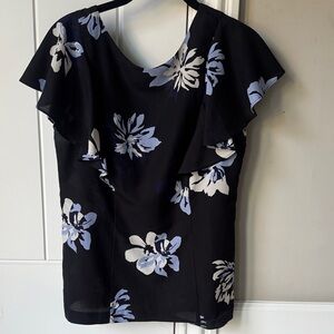 Banana republic Floral Black blue and White Women's Top blouse in size 6